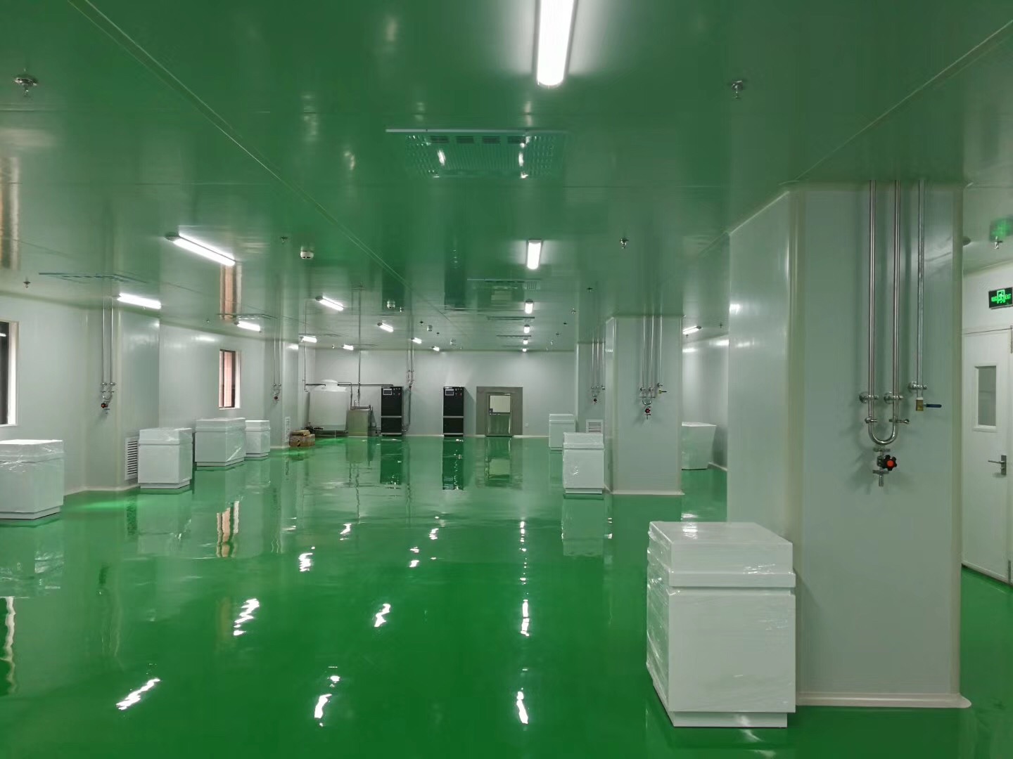 上海净化厂房装修环氧地坪铺设图片